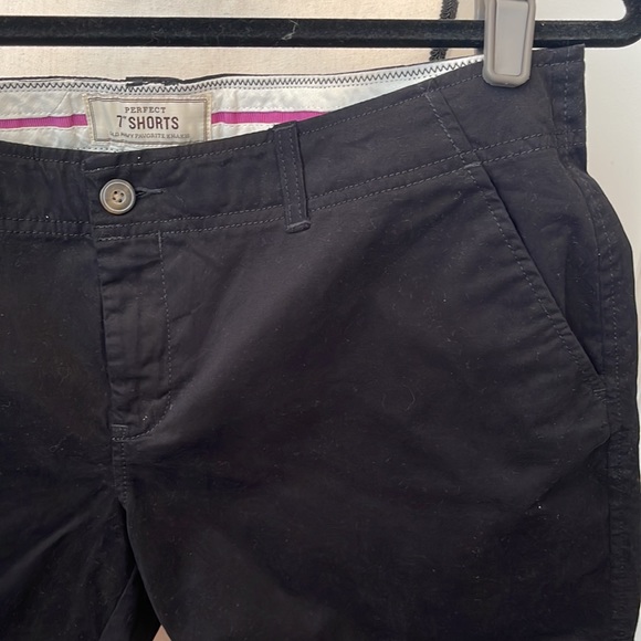 Old Navy Perfect Shorts Chino Shorts - Picture 4 of 15